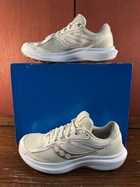 Saucony Cohesion 17 Women’s Running/Athletic Shoes Pearl Gum Size US 9